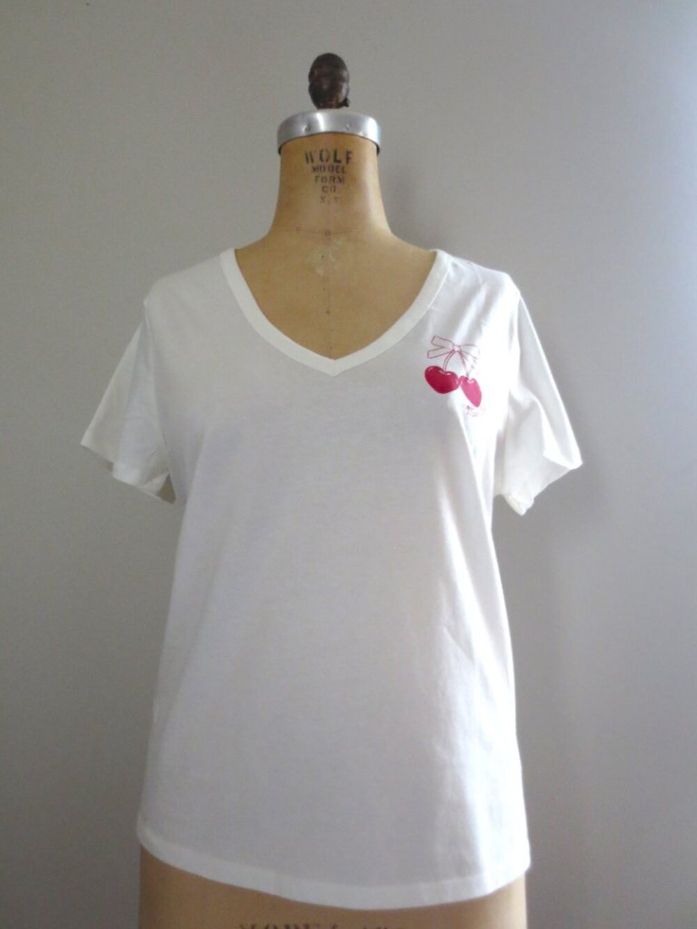 GAP V-Neck Short Sleeve Tee with Cherry Print - Picture 2 of 6